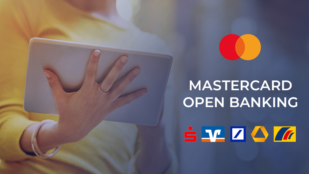 Person am Tablet und Logo der neuen Bezahlart Mastercard Open Banking
